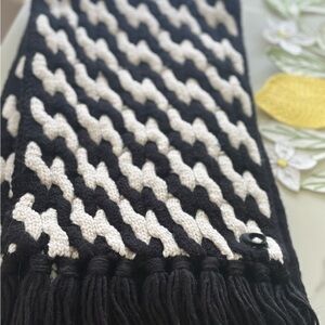 Coach Black and Cream Knit Scarf